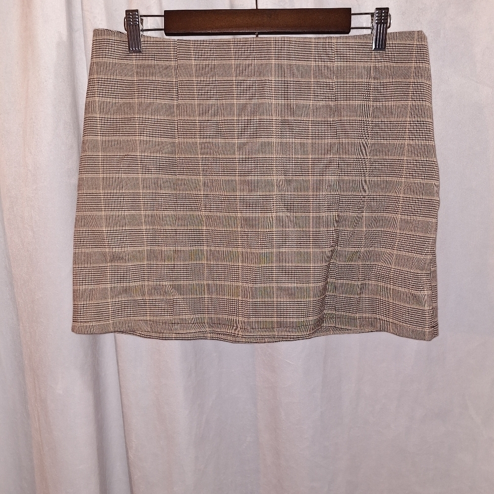 No Boundaries Tan and White Mini Skirt And Vest for Work